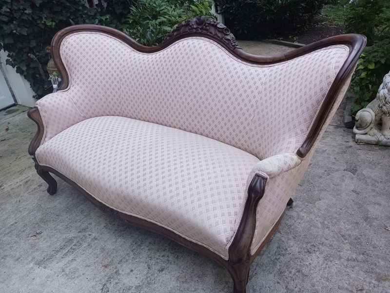 Vintage Victorian settee/loveseat