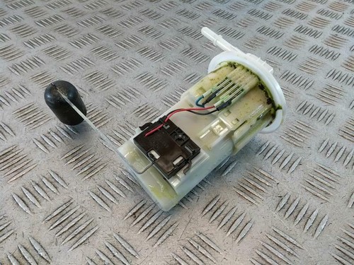 Yamaha MT-09 2017> Fuel Pump #79 - Picture 3 of 4