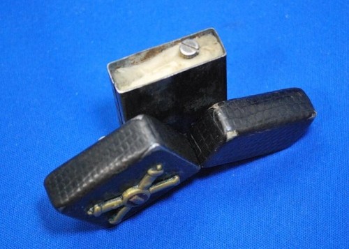 Raro 1942-43 Zippo Negro Crackle Envoltura de Cuero Completo Prototipo de 4 Barriles Segunda Guerra Mundial - Imagen 4 de 6