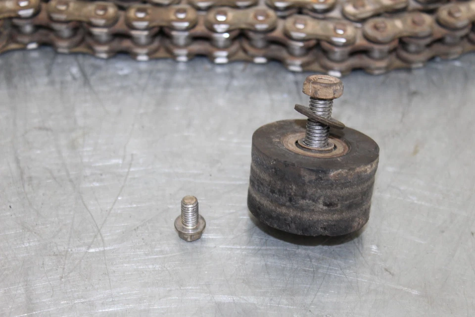 Yamaha YZ250F 2006 06 OEM guía de cadena protector estuche de rodillos Foto 2 de 4