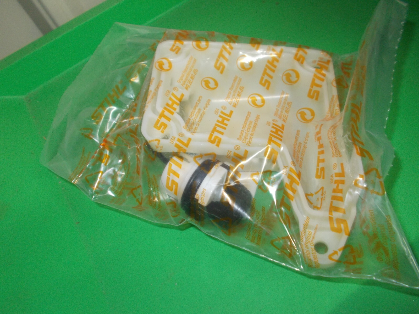 Stihl OEM Pole Saw Oil Tank Cap Gasket HT 75 101 131 250 41823500304