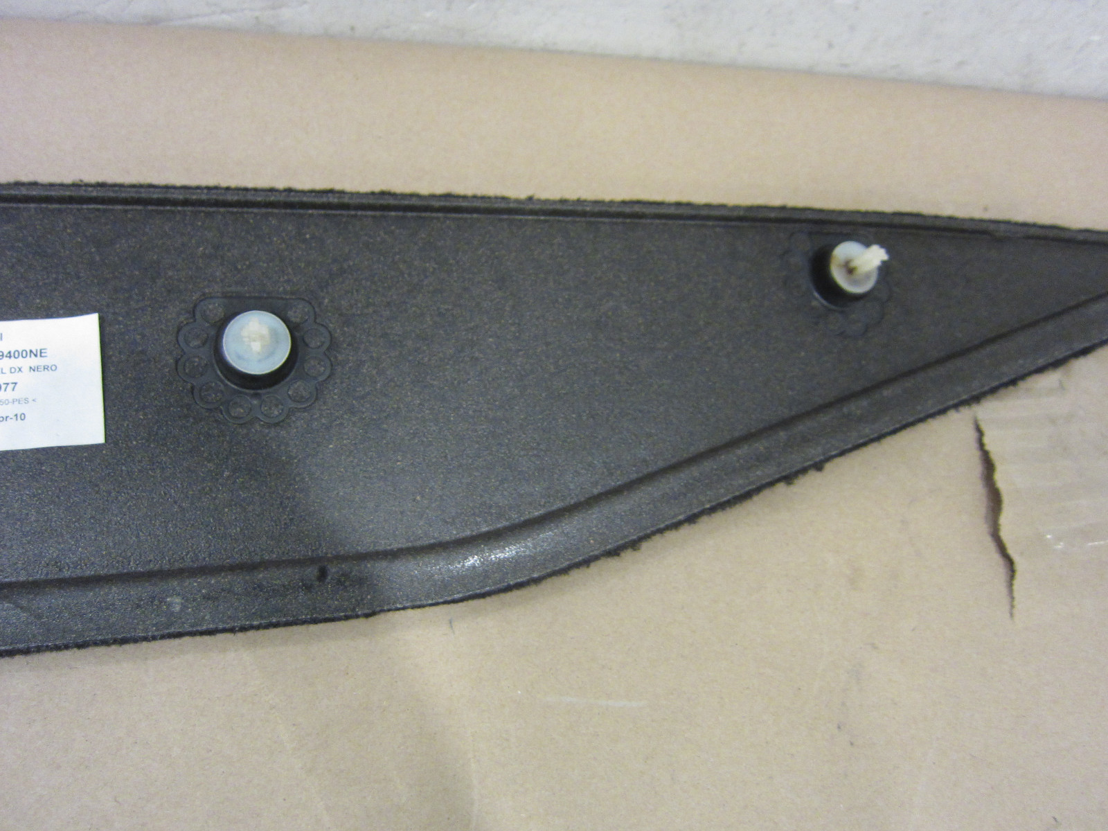 Ferrari California - RH Tunnel Carpet-Black - P/N 80679400 