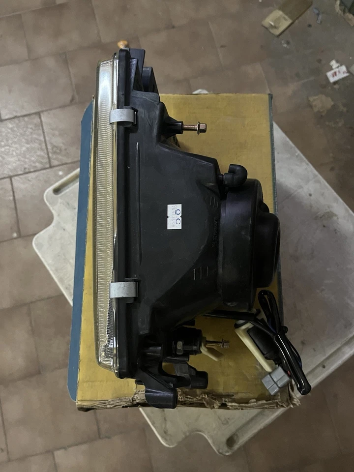 Faro Anteriore Destro Alfa Romeo 75 - Imagen 3 de 4