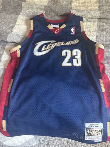 LeBron James Mitchell Ness 08-09 Cavaliers Jersey Men's Size M