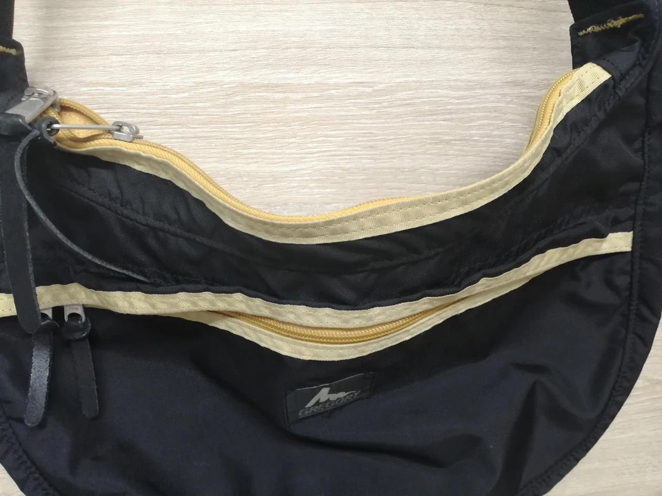 Gregory Blk/Thread Shoulder Bag - Image 2 of 4