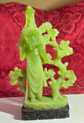 G. RUGGURI-MADE IN ITALY-GREEN JADE RESIN FIGURINE-ASIAN LADY MARKER ON BLACK