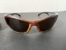 Pugs Unisex Full Polycarbonate Frame Polarized Lens Sunglass W/Blk Carrying Case