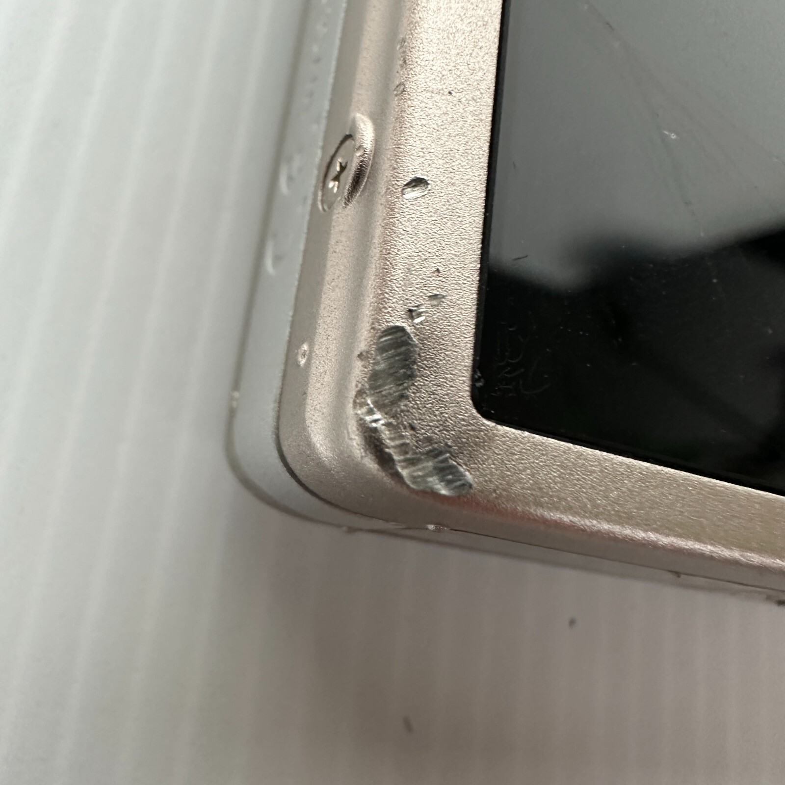 16gb cracked Canon Digital IXUS 115 HS Digital Camera Silver Tested