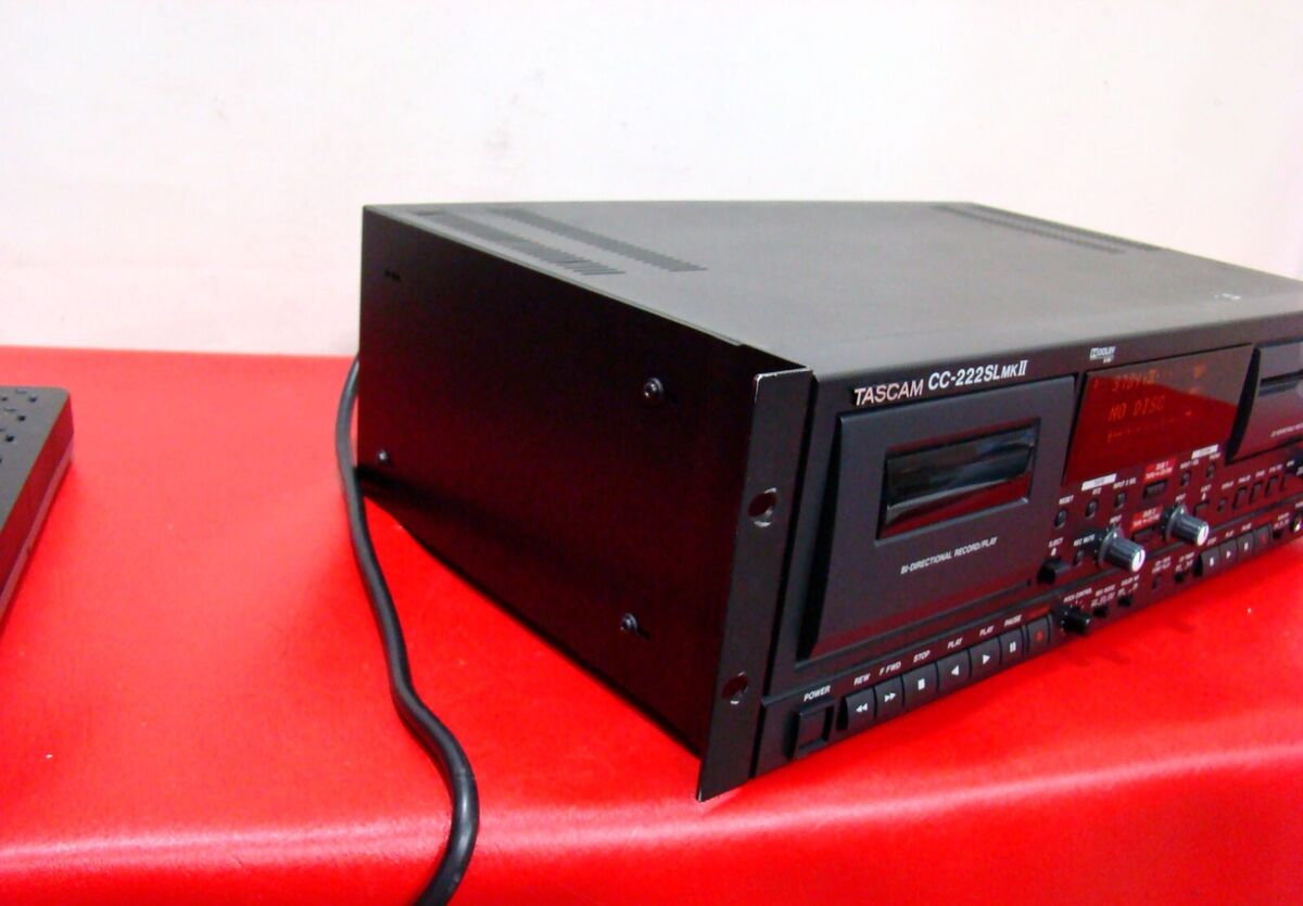 Tascam CC-222SL MKII Professional Cassette/CD Recorder combo Tascam CC-222SL MKII Professional Cassette/CD Recorder combo