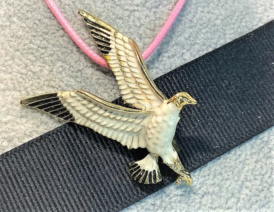BETSEY JOHNSON PIN BROOCH EAGLE IN FLIGH WHITE ENAMEL FREE LEATHER CHOKER - Image 4 of 4