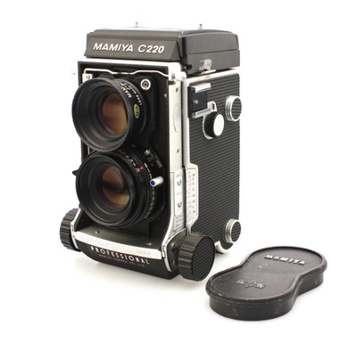 MAMIYA C220 PROFESSIONAL 1:2.8 f＝80mm Mamiya C220 Professional TLR camera w/80mm 1:2.8 lens used