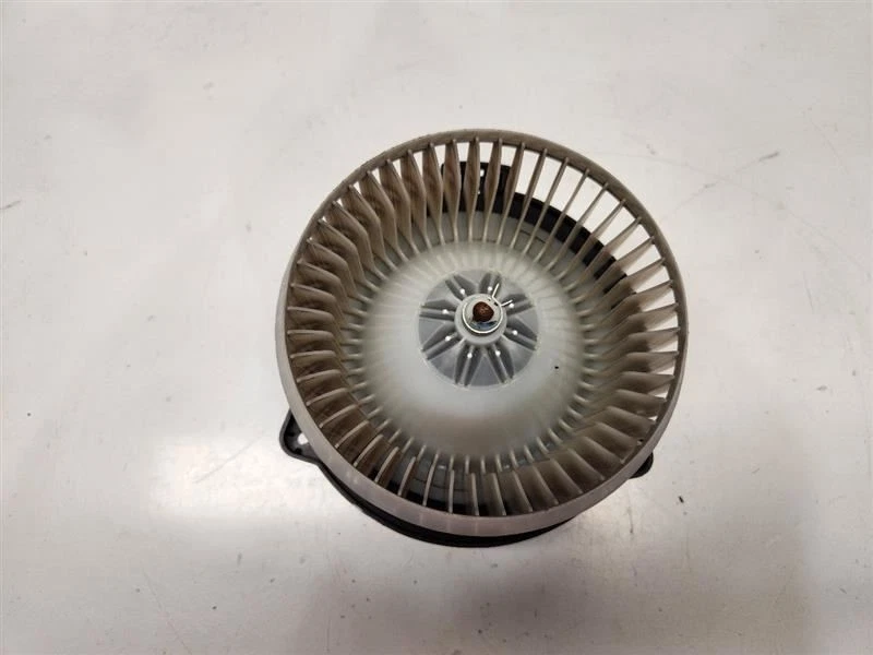 2003-11 Honda Element LX Front Blower Motor - Manual Temp Control - Image 2 of 4