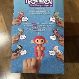 New WowWee Fingerlings Jungle Gym Playset with Exclusive Pink Baby Monkey Aimee
