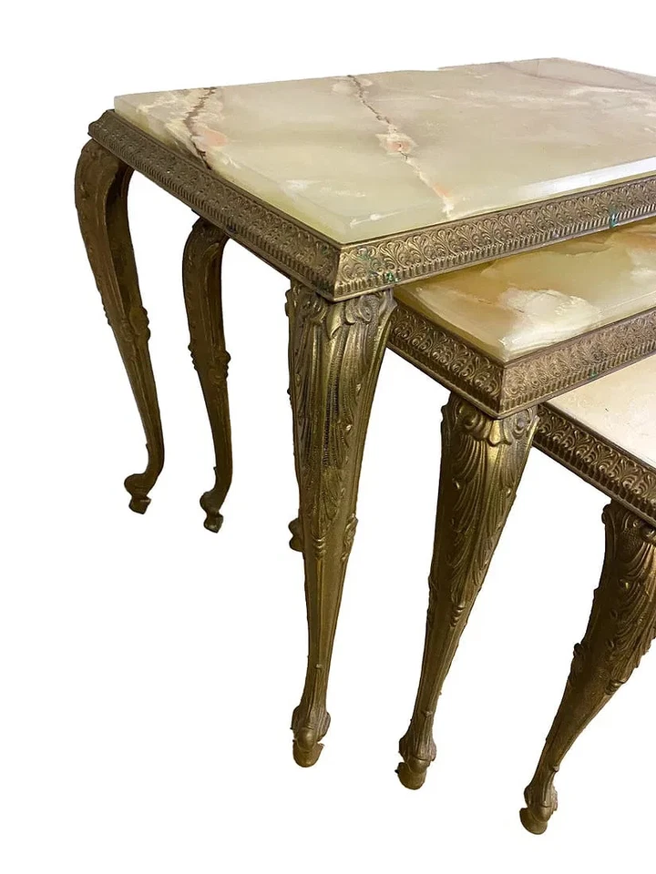 Juego de 3 mesas auxiliares de bronce, ónix y mármol Foto 3 de 4
