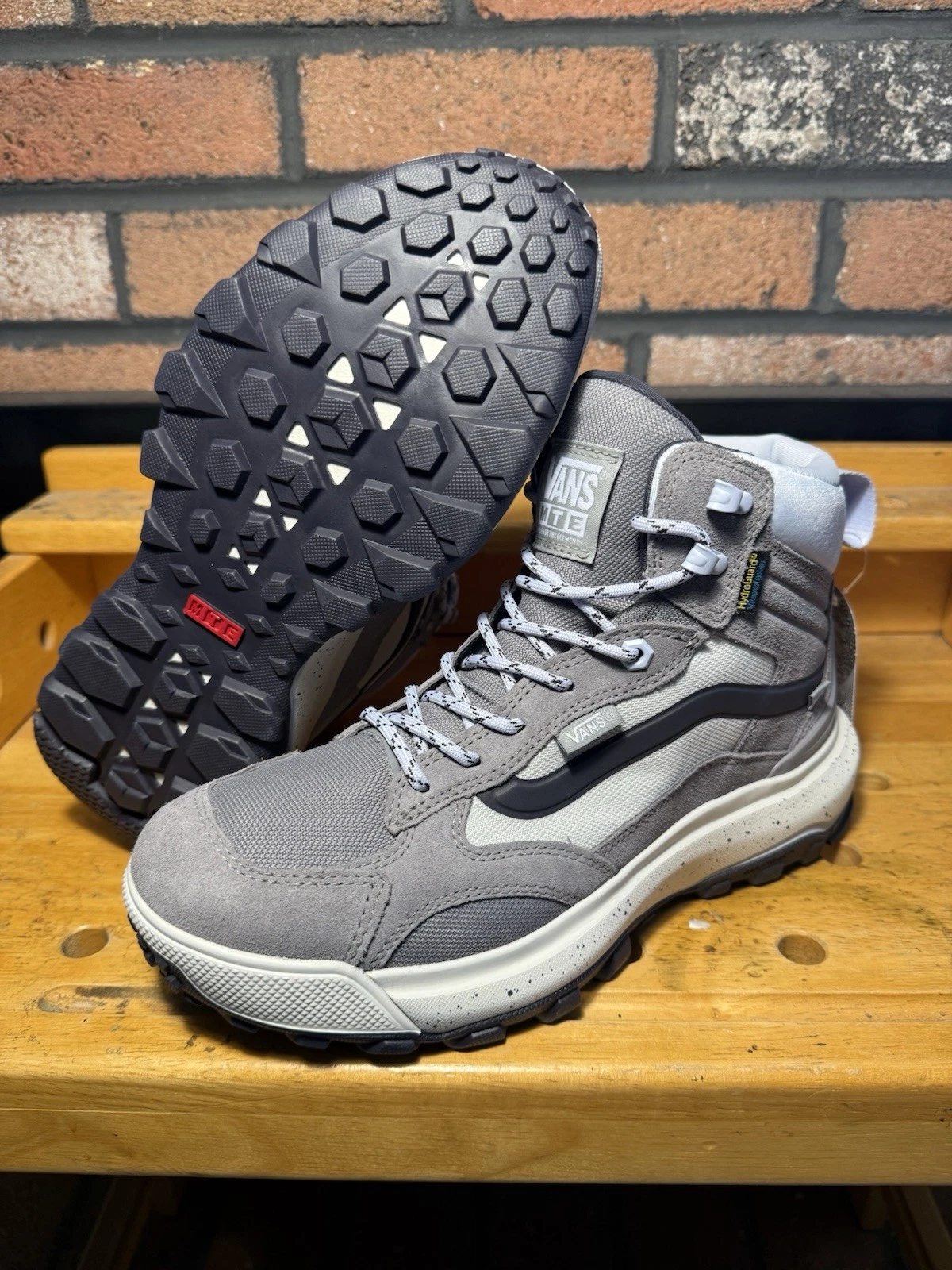 Vans MTE Crestline Waterproof Teak Hiking Boots Shoes Men's Sz.8/ WMNS 9.5