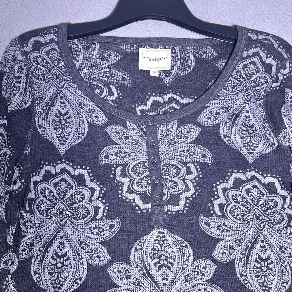 Energie Dark Grey Paisley Lightweight Thermal Long Sleeve Top 1X Boho Casual NWT - Image 3 of 4