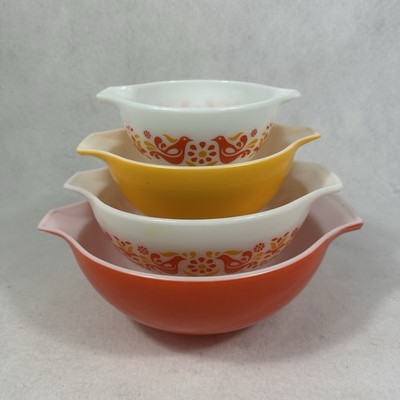 Pyrex Friendship Cinderella Mixing Bowl Set Of 4 Red Yellow 441/442/443/444