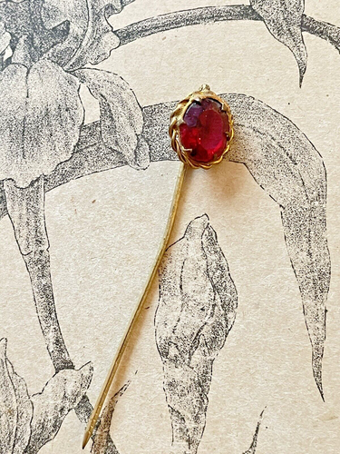 Épingle à cravate ancienne en or, diamant et pierres fines