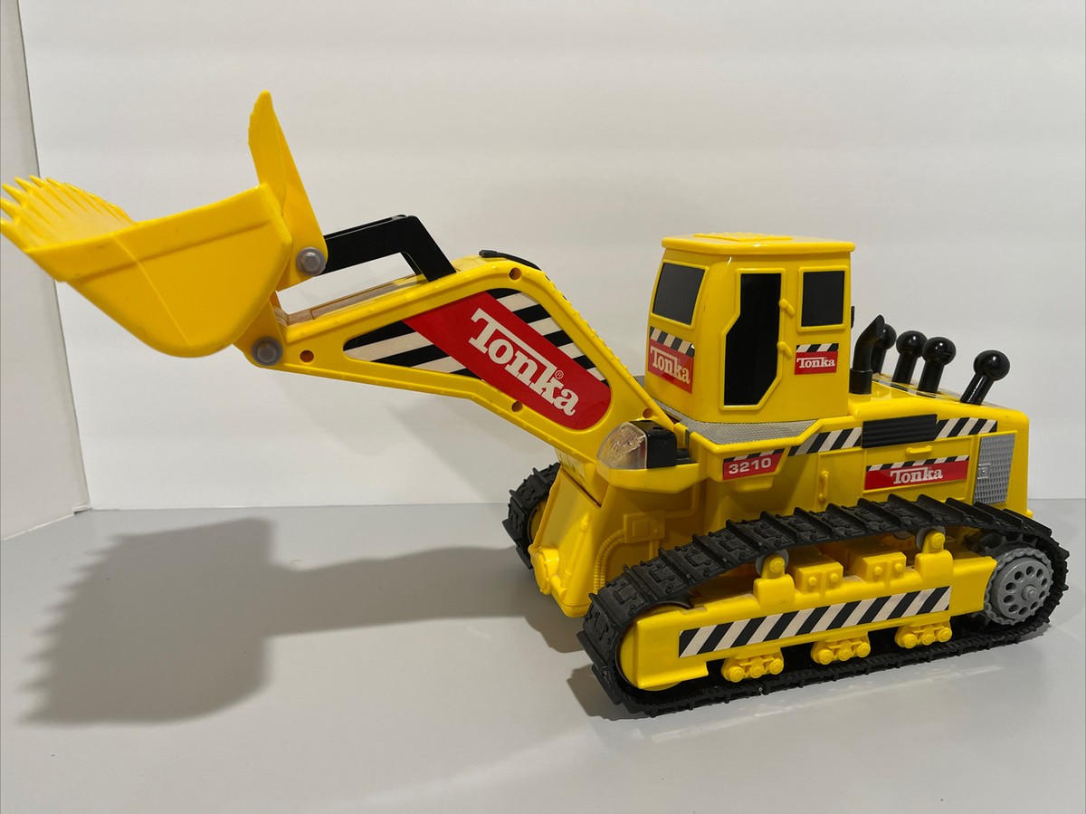 Vintage 1999 Tonka 3210 Hands On Control Truck Front End Scoop