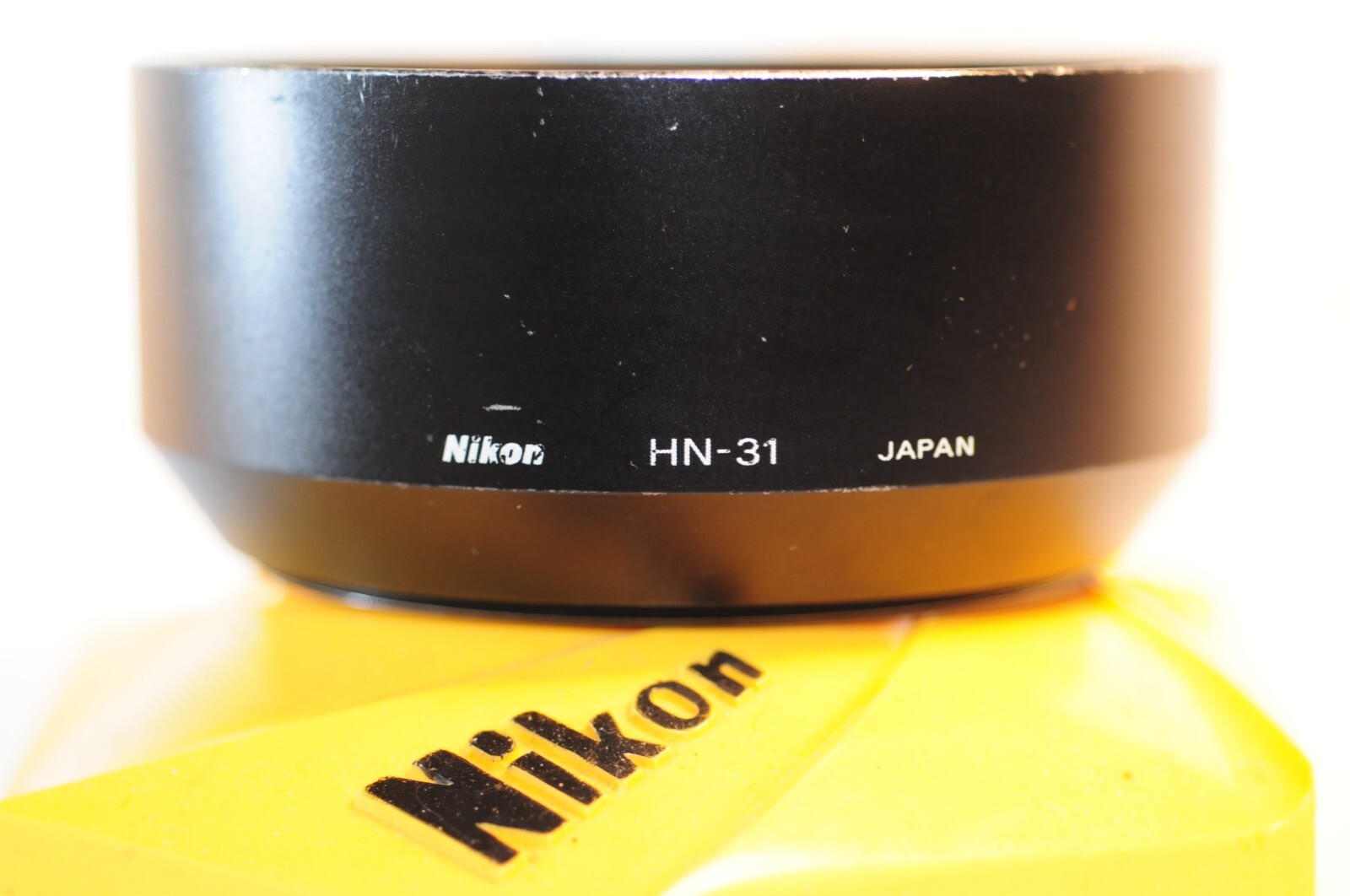 Nikon HN31 HN 31 metal lens hood for Nikkor AF D 85mm f/1.4 lens 77mm