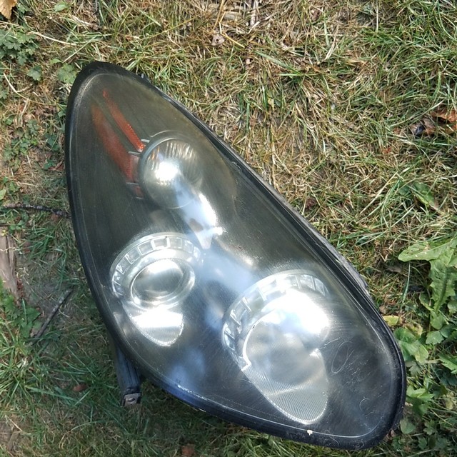 Subaru Tribeca 2006 2007 right Headlight Assembly halogen style used