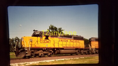 PY02 TRAIN ENGINE LOKOMOTIVE 35MM SLIDE UNION PACIFIC 3347, LINCOLN, NE 1995