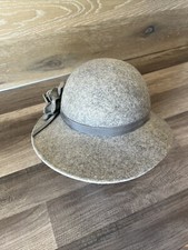 Vintage Women  s 100 Wool Hat Gray With Flower