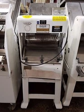 OLIVER BREAD SLICER MODEL # 797-32NC, 1/2 INCH BLADE