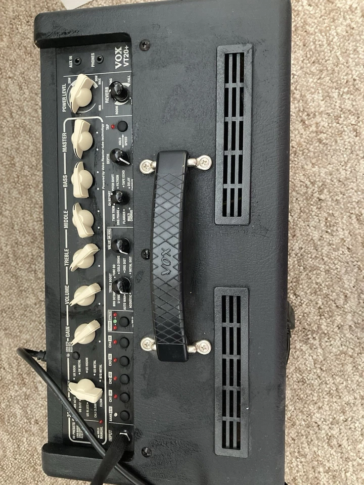 Vox VT20 Valvetronix 20W Modeling Guitar Amplifier Combo - Image 2 of 3