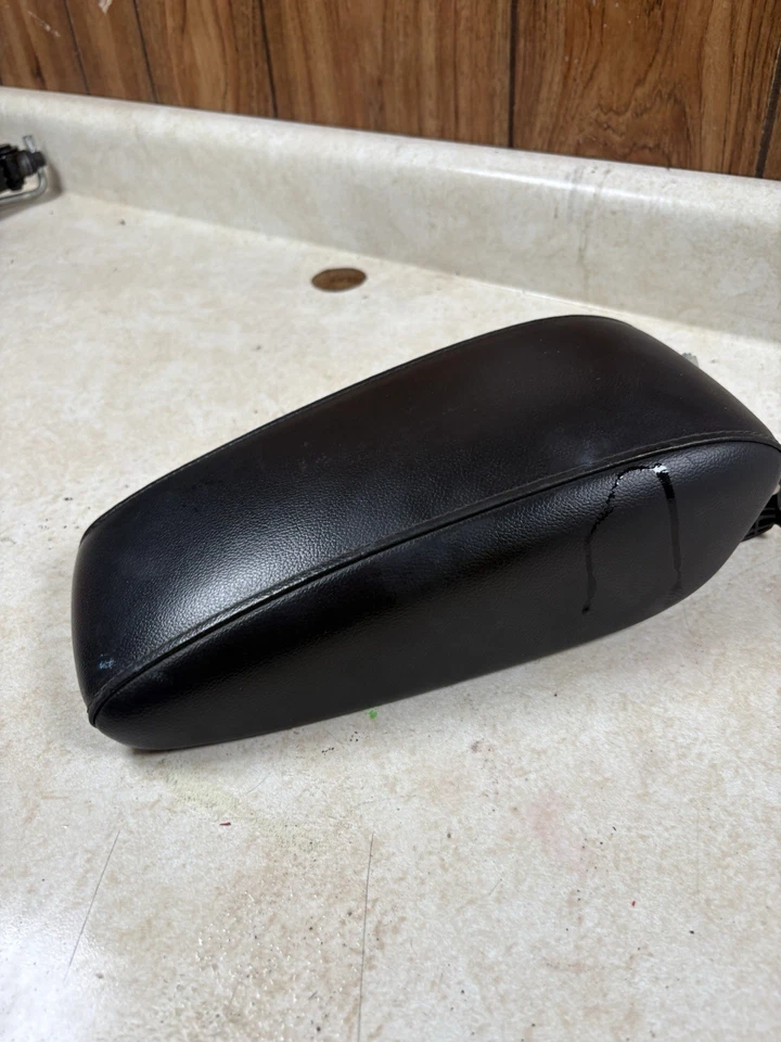 Chevrolet Chevy Cruze 2017 2018 consola central cuero negro reposabrazos OEM Foto 2 de 4