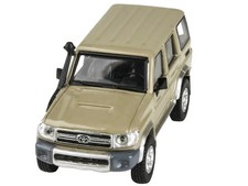 Paragon PA-55316 2014 Toyota Land Cruiser 76 Sandy Taupe Tan 1/64