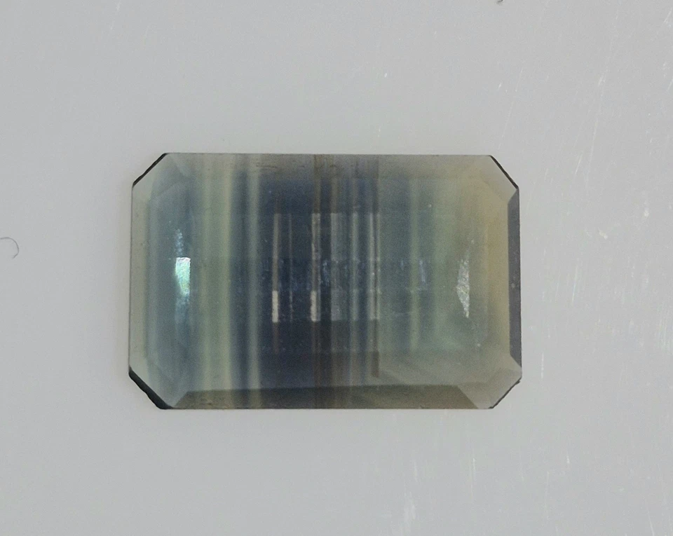 SUPER RARE NATURAL UNHEATED SAPPHIRE ARTISTIC COLOR ZONING 2.22ct - Imagem 3 de 4