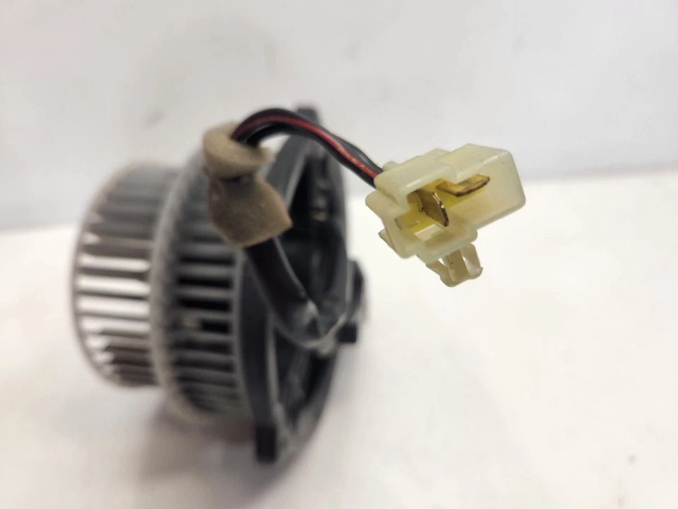 Motor soplador delantero Toyota Prius 2001-09 - temperatura automática Foto 3 de 4