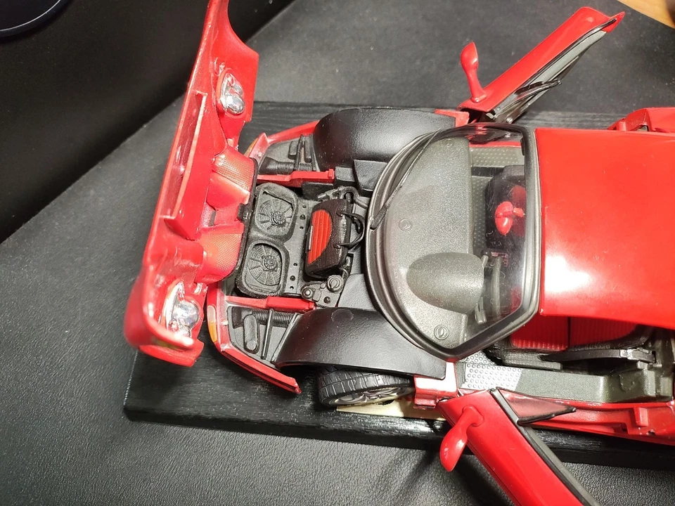 Ferrari F50  1:18 - Rossa con base - Maisto - Immagine 3 di 4