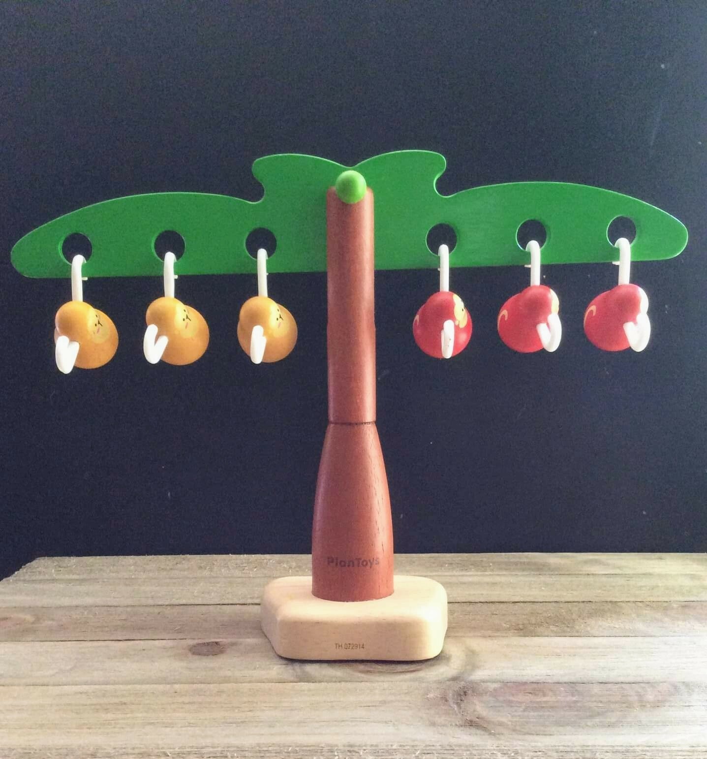 plan toys balancing monkeys