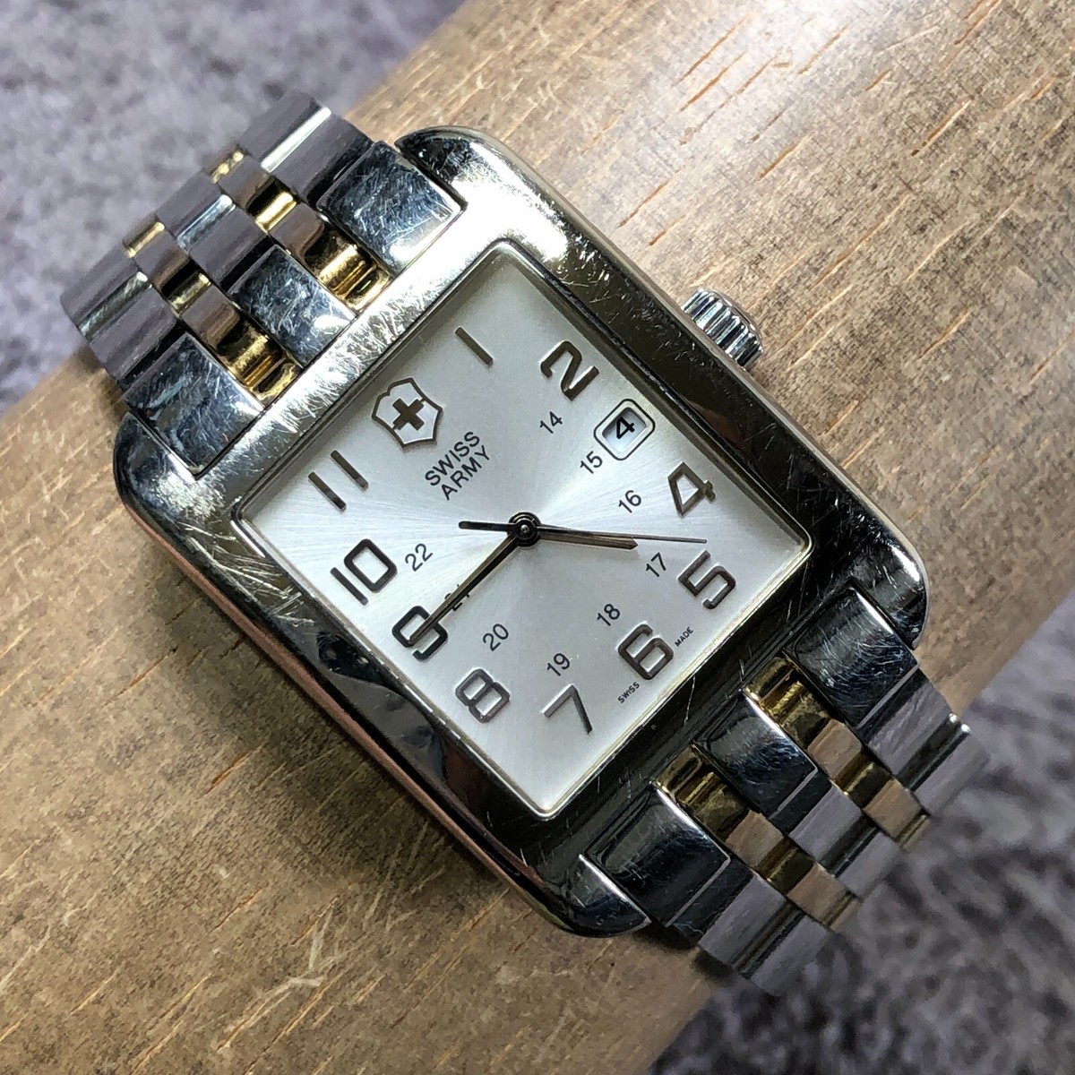 Victorinox Swiss Army Alliance Men 24167 Dress Two Tone Quartz