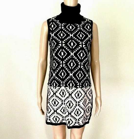 Romeo & Juliet Couture Womens Tunic Size Medium Geometric Sleeveless Sweater Top