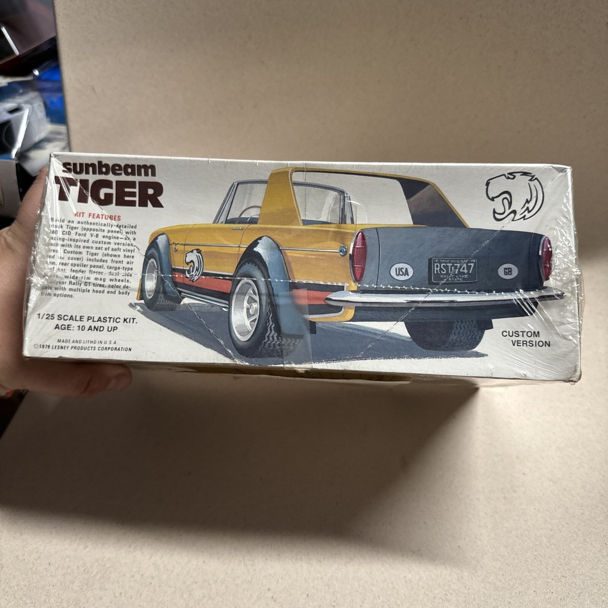 Vintage Sealed AMT Sunbeam Tiger Molded In Color 1/25 Model