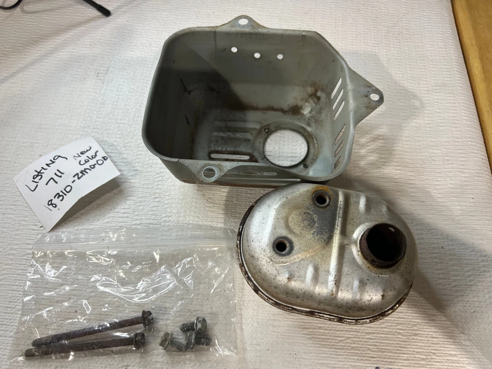 Silenciador Honda 18310-Z0Y-000 y escudo 18321-Z0L-J01 18310-ZM0-010 #711 gris Foto 2 de 2