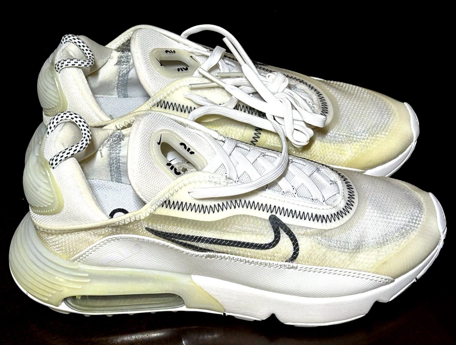 Nike Air Max 2090 Womens Sz 8 Classic Sneaker White Black Wolf Grey Running Shoe