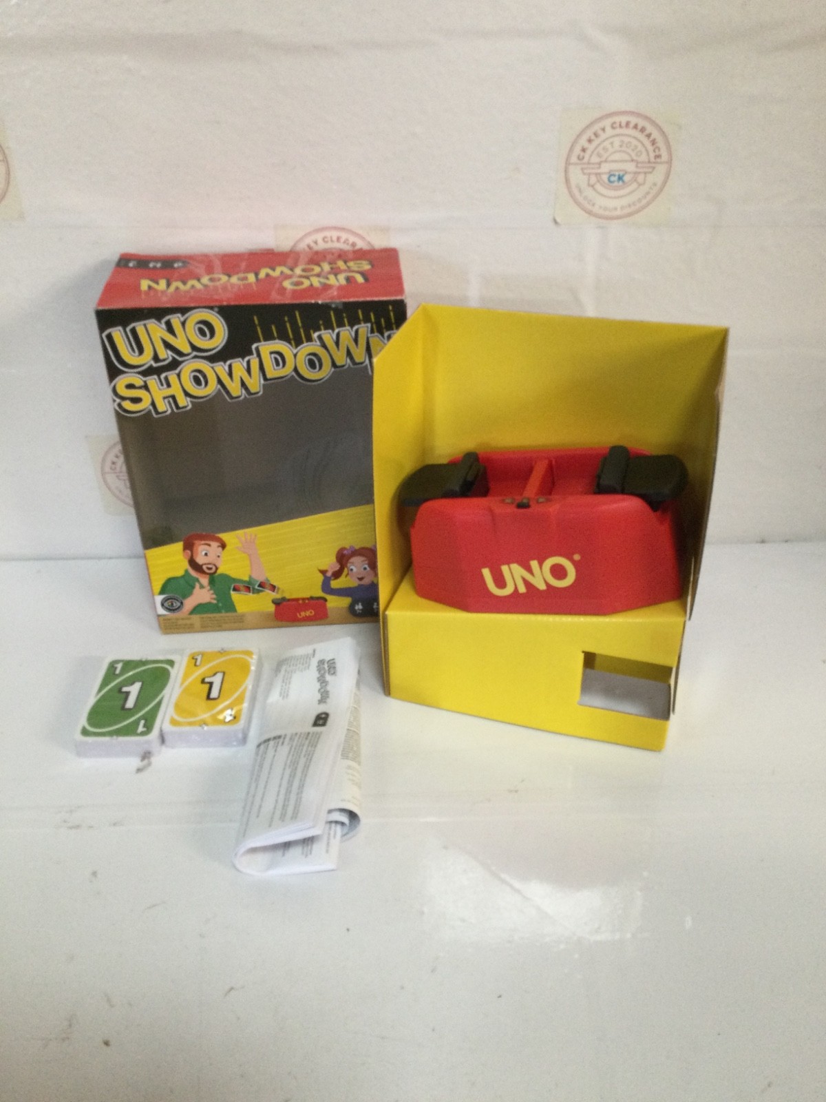UNO Showdown Quick Draw Family Card Game with 112 Cards & UNO Showdown