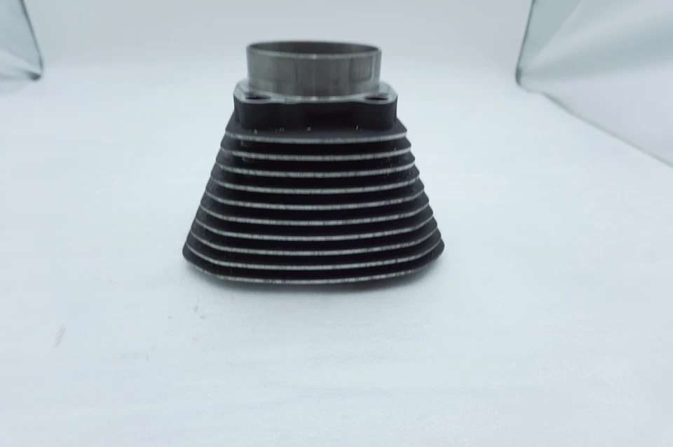 Harley Sportster XL1200 L 2006 OEM V-Twin Evolution jarra de motor barril de 1 cilindro Foto 4 de 4