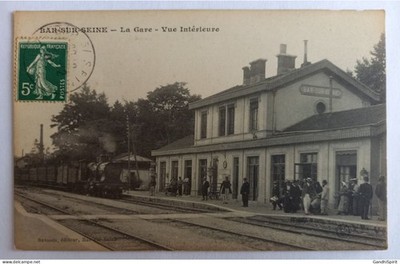 Bar sur Seine - La Gare - Innenansicht - Zug, Lokomotive
