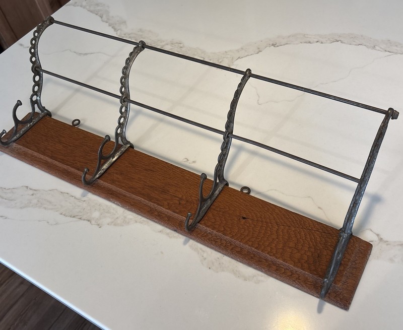 ANTIQUE VTG 4 HOOK CAST METAL OAK WOOD WALL COAT HAT RACK RR HOME OFFICE CAFE