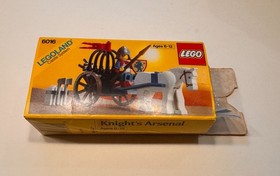 Vintage LEGO 6016 Knights Arsenal + Box, Instructions, 100 complete!