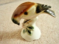 Collectable GDR Germany  porcelain bird figurine-ornament