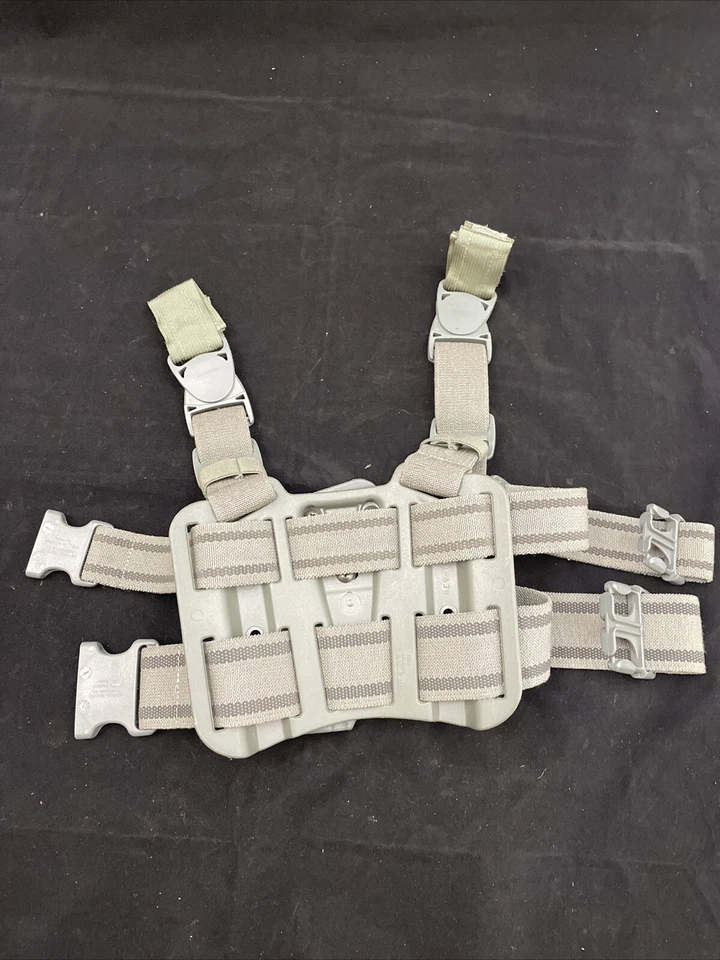 Funda fija derecha Blackhawk Serpa Beretta 92/96 pierna caída C1370 M9 9MM gris ACU Foto 2 de 4