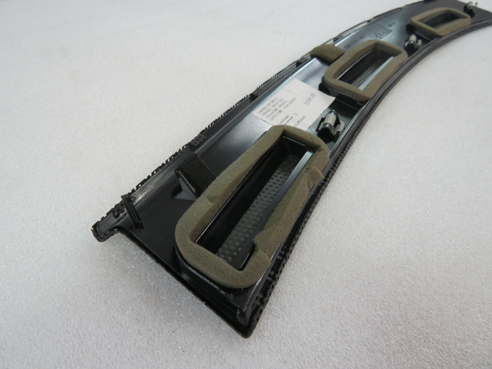 Ferrari California, LH, Left, Upper Dash Grille, P/N 80518400