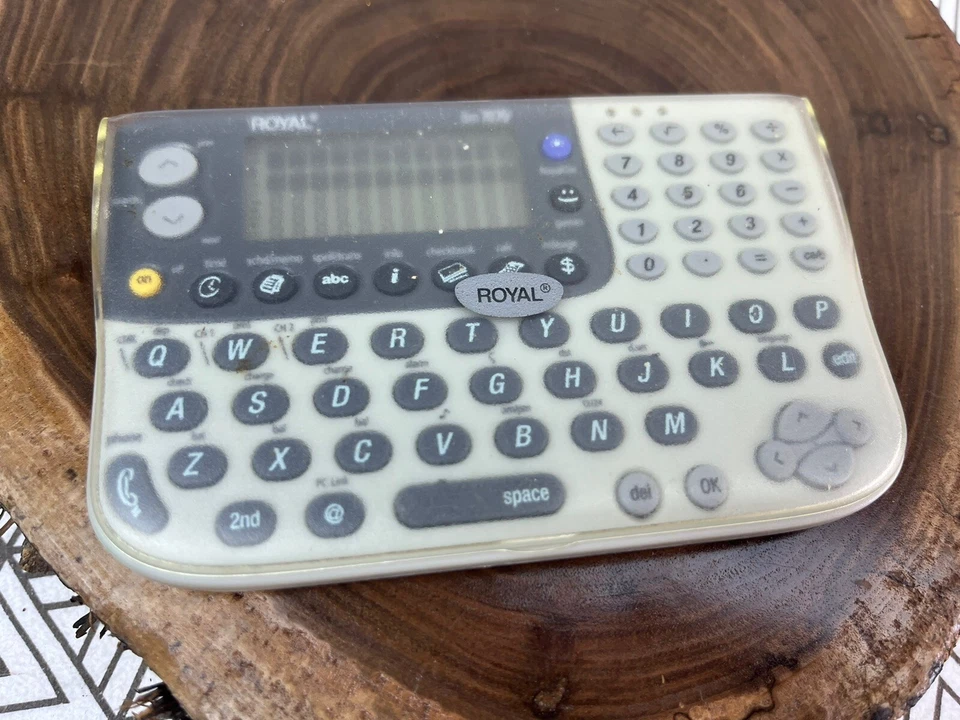 Royal Dm7070r Personnel Calendar, Games, Calorie Counter, Spell, Translator - Image 2 of 4