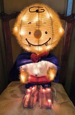 2.67-ft Lighted Peanuts Halloween Snoopy Charlie Brown Vampire Yard Decoration